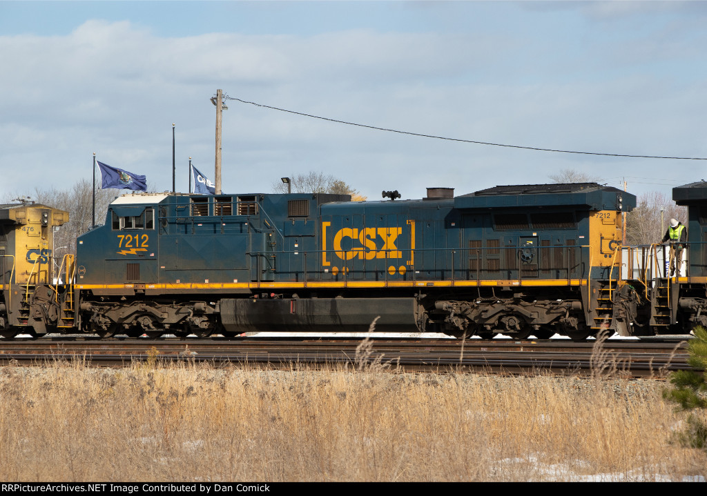 CSXT 7212